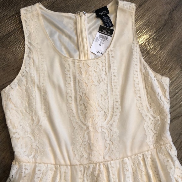 Rue21‎ Lace Cream Dress - Picture 6 of 11